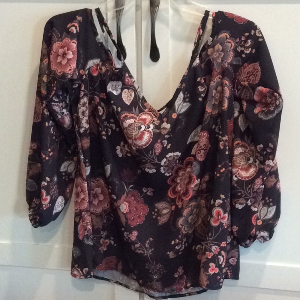 NWT.  NSR Flowery Off the should long sleeve top.